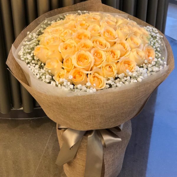 52枝香檳玫瑰